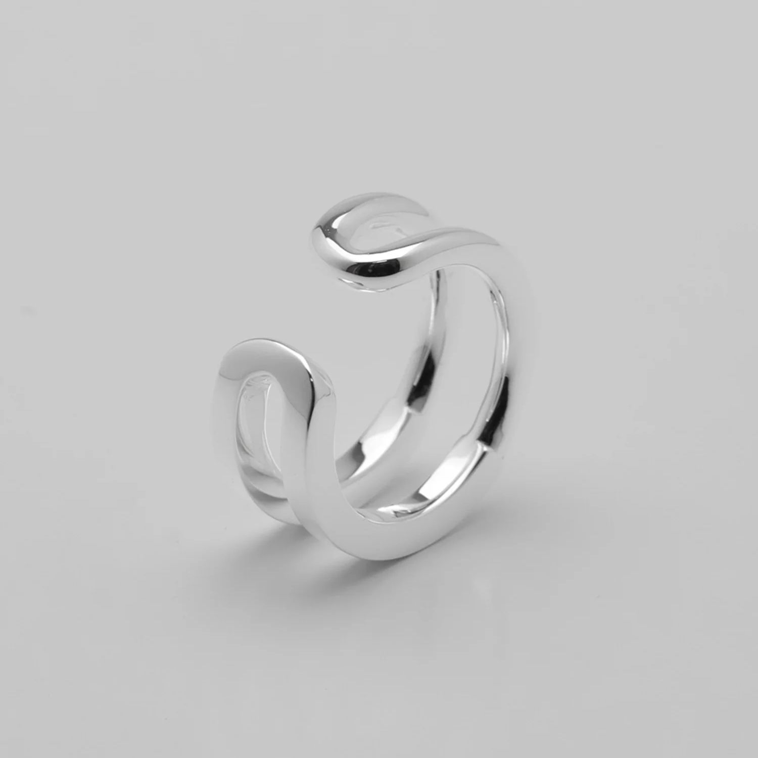 【残り一点】⚪︎◻︎ Loop Ear Cuff