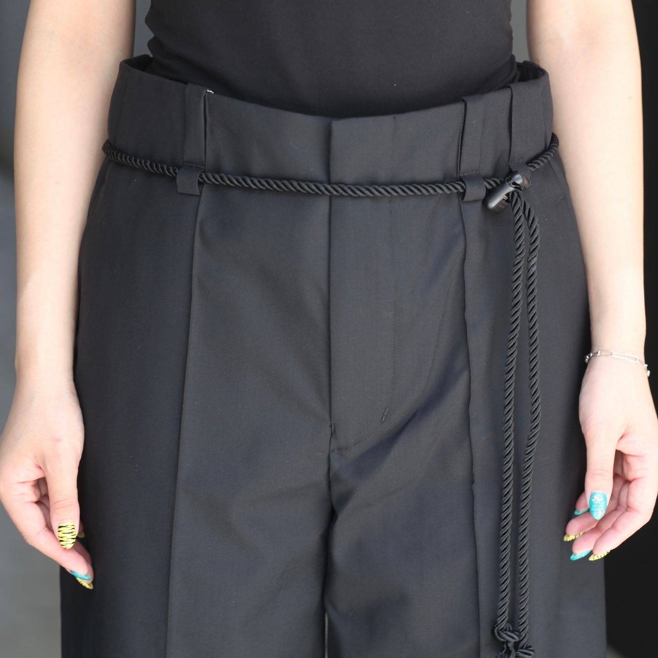 ETHOSENS - 【残り一点】Pin Tuck Slacks | ACRMTSM ONLINE STORE