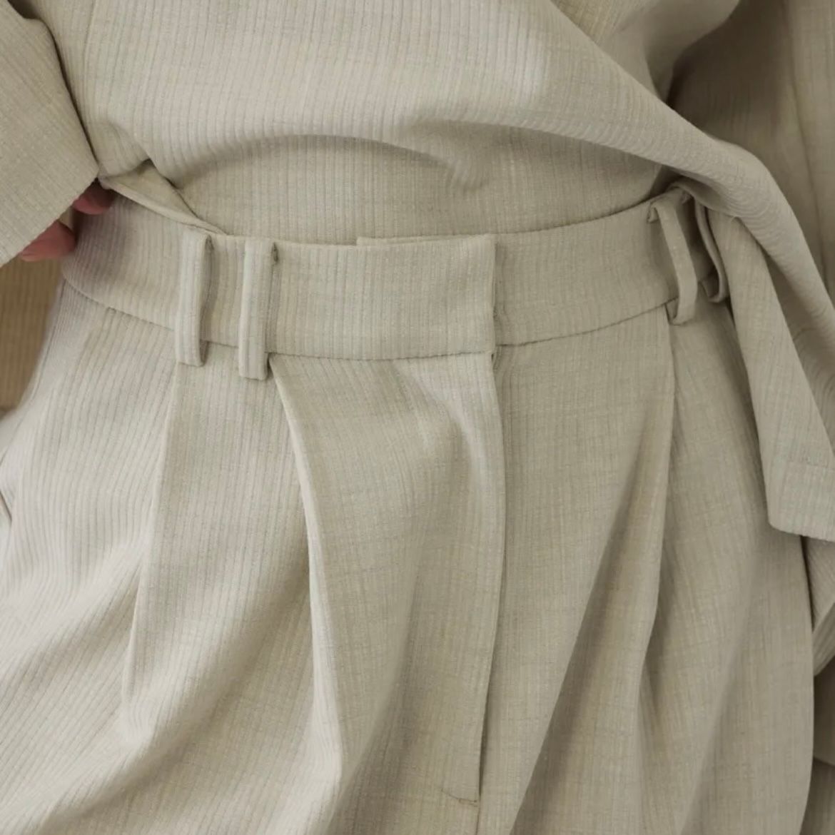 【残り一点】Dobby Stripe W Tuck PT