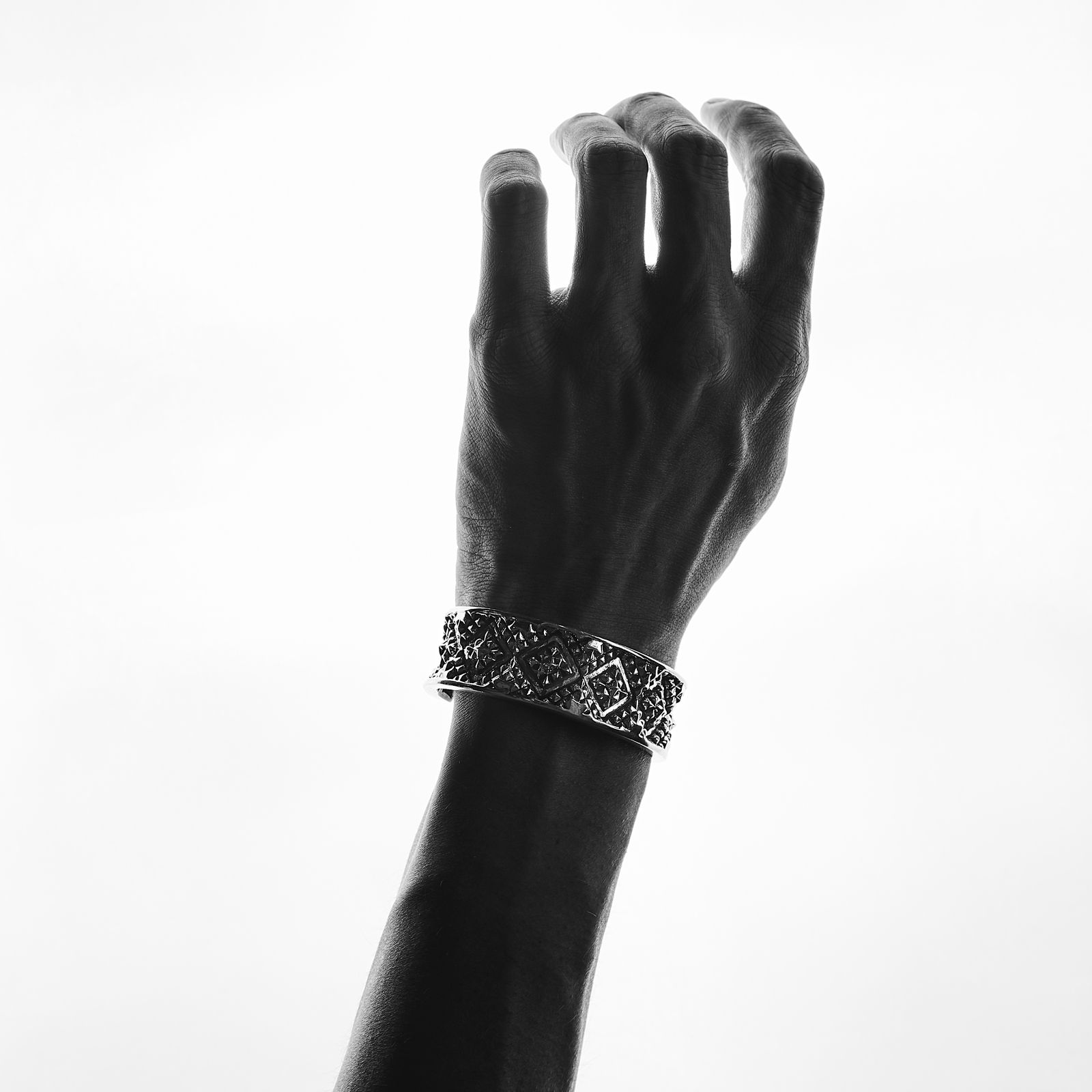 【お取り寄せ注文可能】Element Of Instinct 4 Bangle(SILVER)