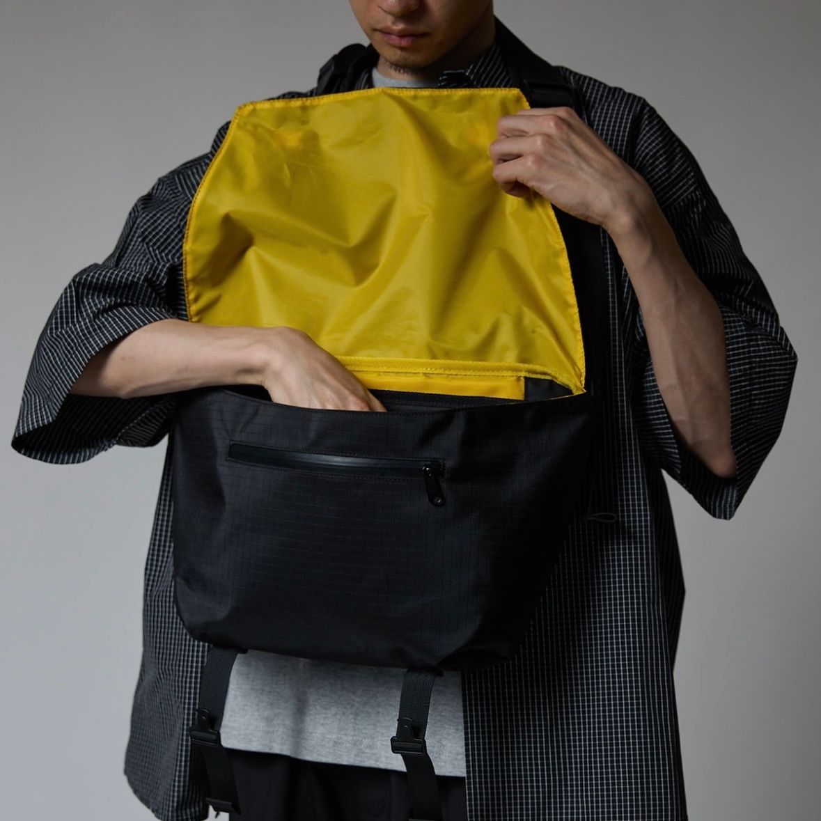 【残り一点】Compact Messenger Bag