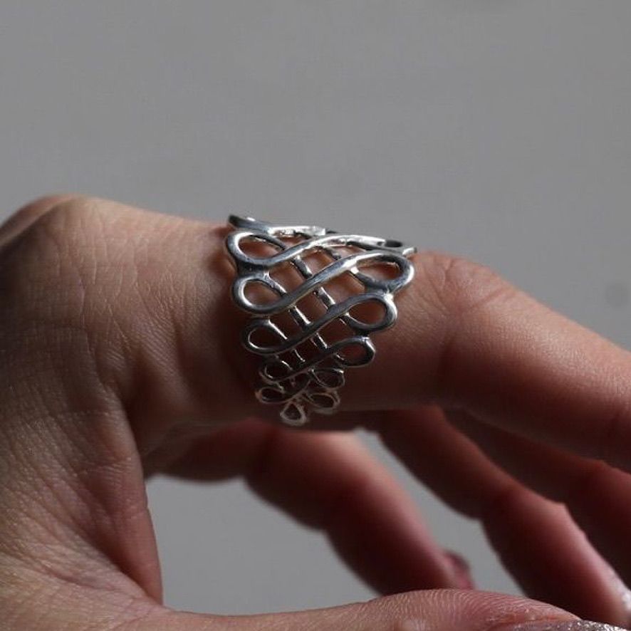 【残り一点】Calligraphy Ring(WHITE)
