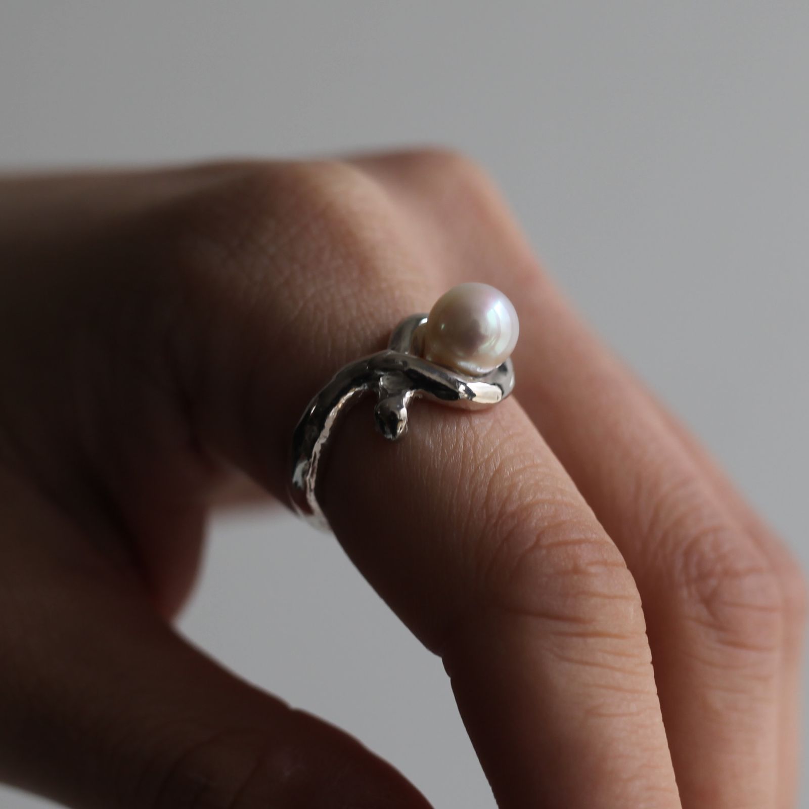 【お取り寄せ注文可能】Flow Hoop Pearl Ring