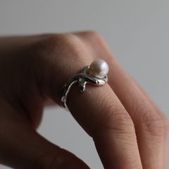【お取り寄せ注文可能】Flow Hoop Pearl Ring