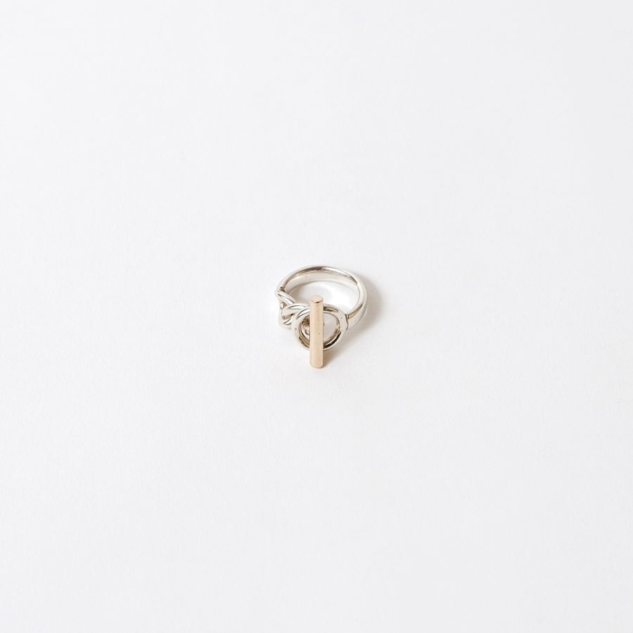 【お取り寄せ注文可能】Circle T Ring(WHITE×GOLD)