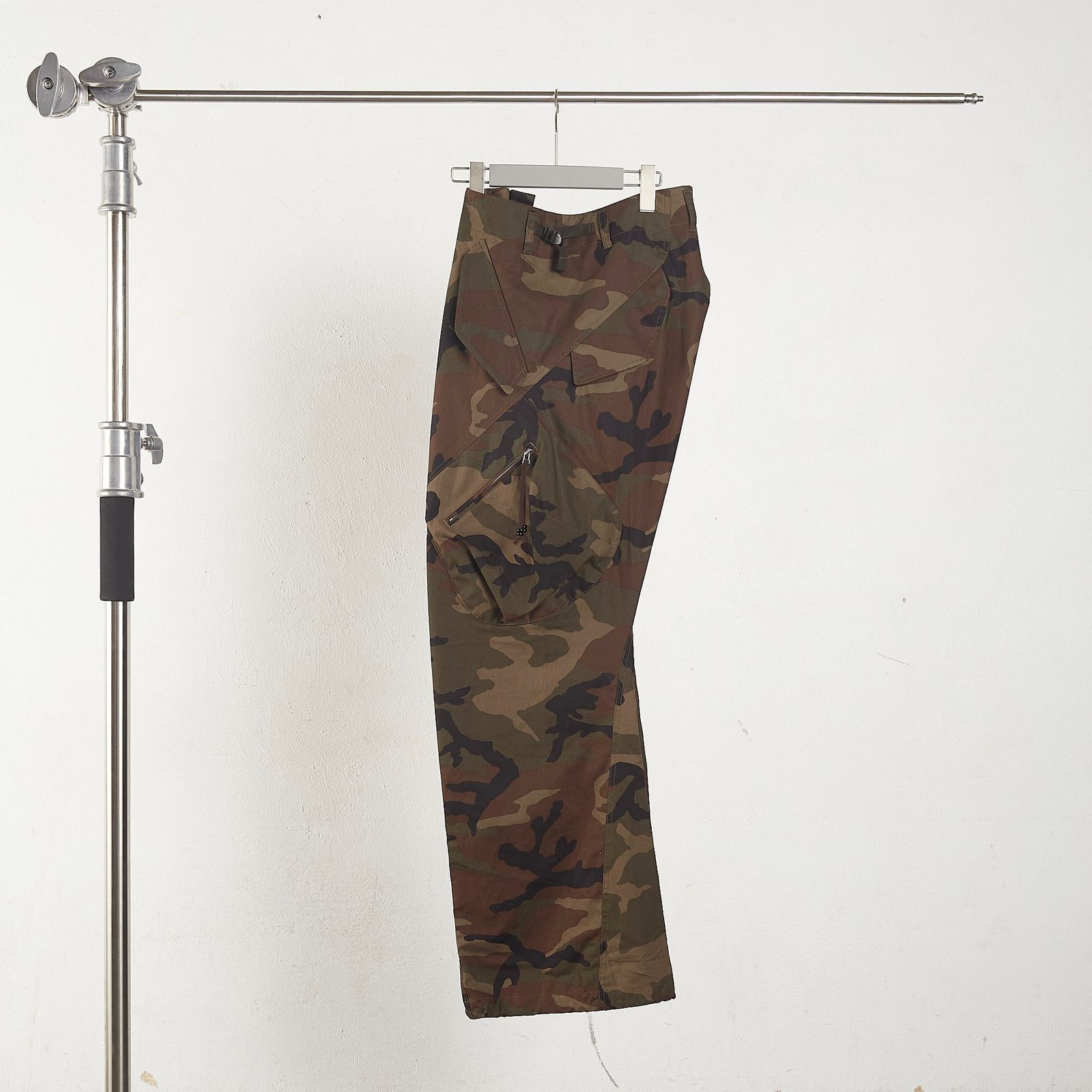 NVRFRGT - 【残り一点】3D Twisted Cargo Pants | ACRMTSM ONLINE STORE