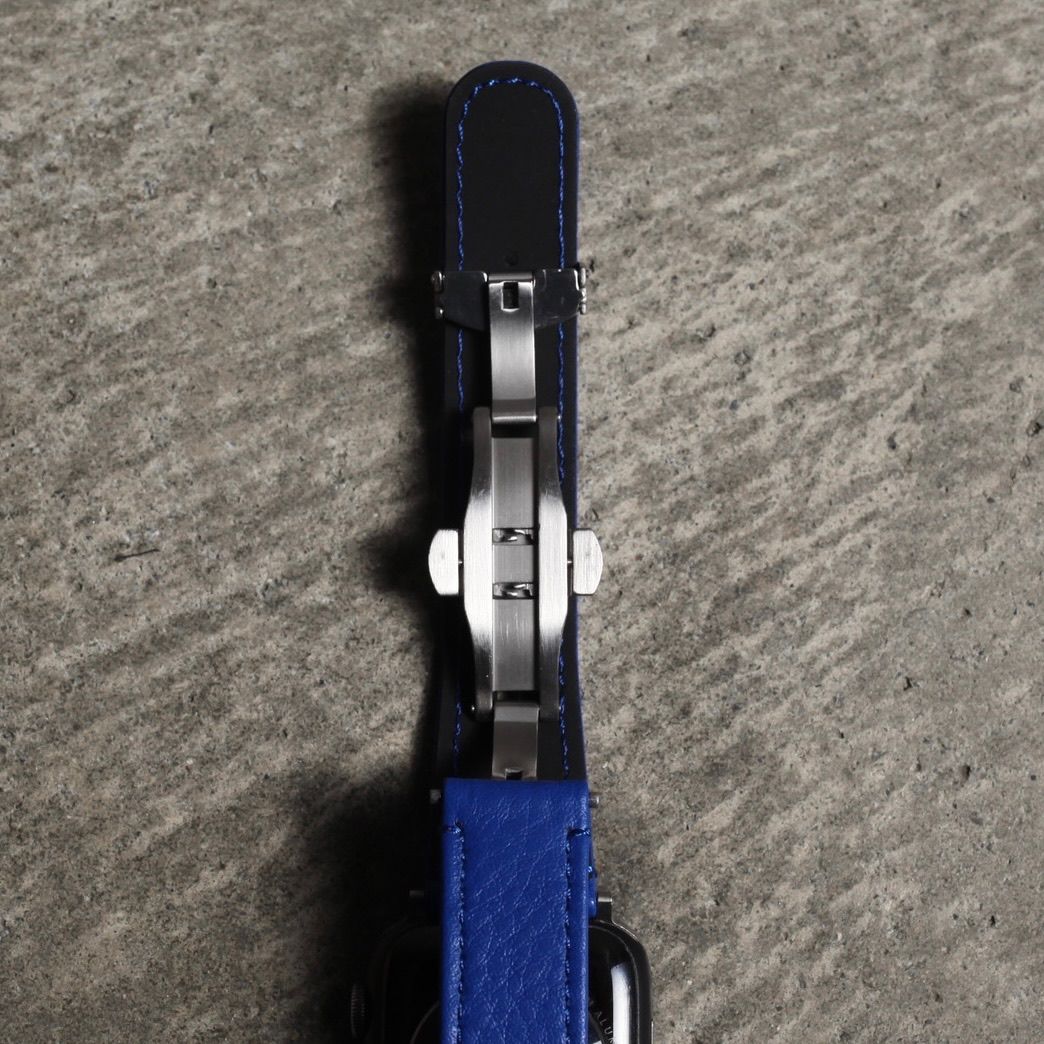 【残り一点】レザーハイブリッドバンドDバックル for Apple Watch(LAPIS BLUE)