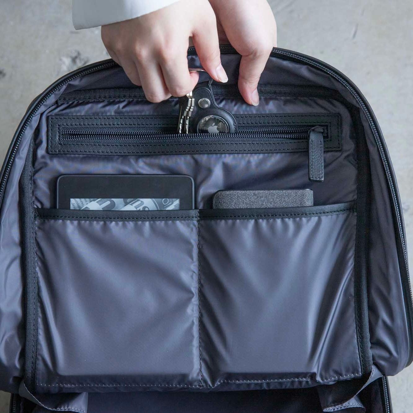 objects.io ソフトバックパック レザー ブラック 大容量