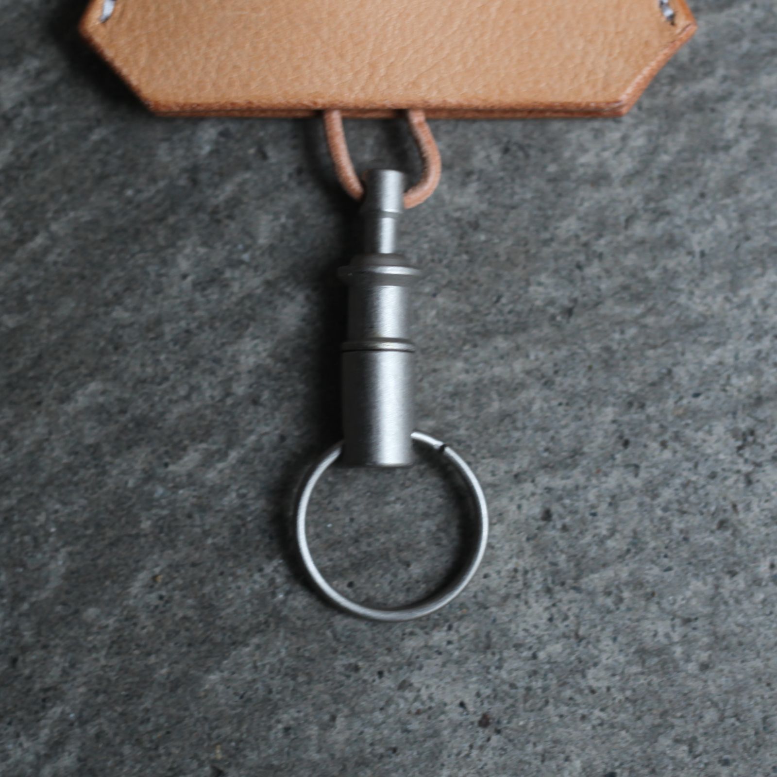【次回入荷7月中旬予定】Key Neck Holder(NATURAL)