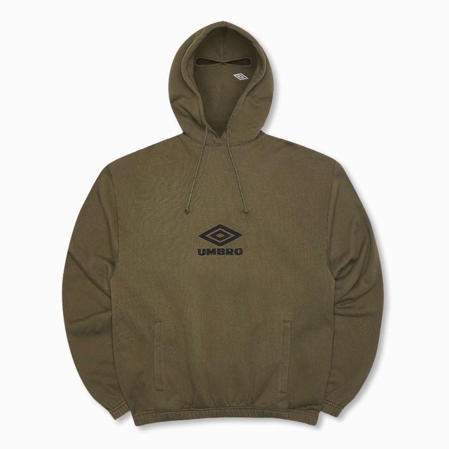 アンブロX SLAM JAM Og Logoマスクフーディー OG LOGO MASK HOODIE ARMY GREEN - SLAM JAM and UMBRO(スラム