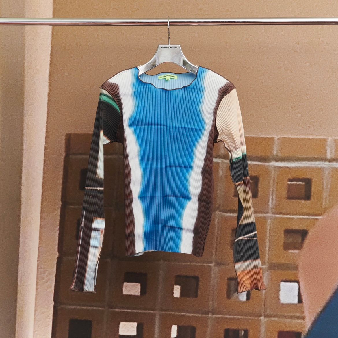 【残り一点】Graphic Top