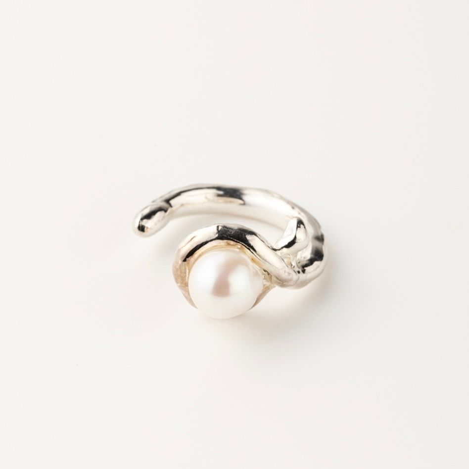 【お取り寄せ注文可能】Flow Hoop Pearl Ring