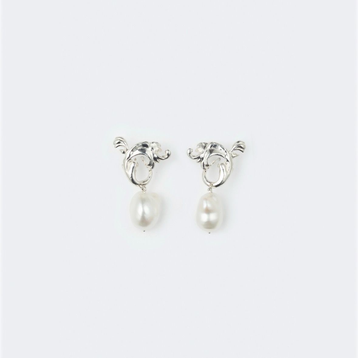【お取り寄せ注文可能】Baroque Pearl Leaf Drop Earrings