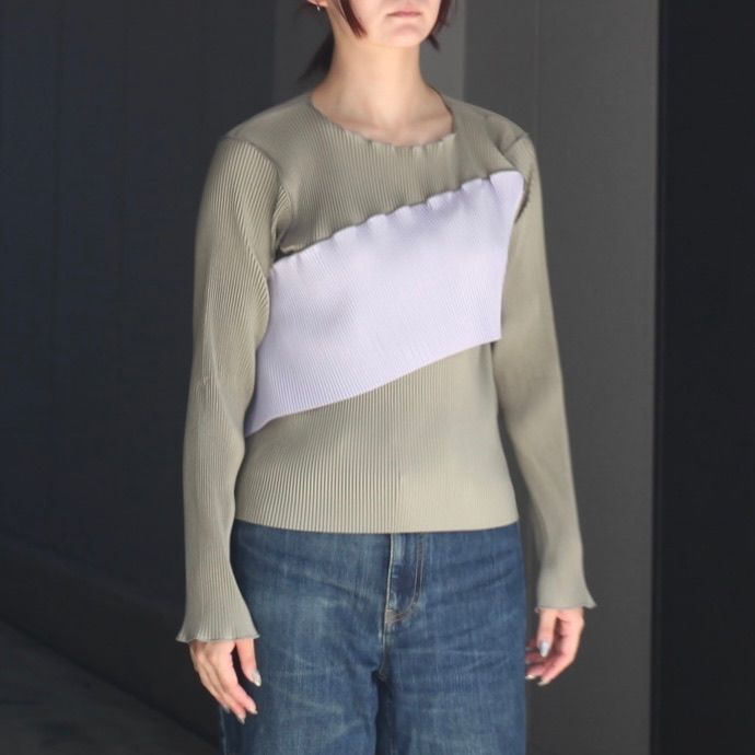 【残り一点】Spiral Wave Long Sleeve Top