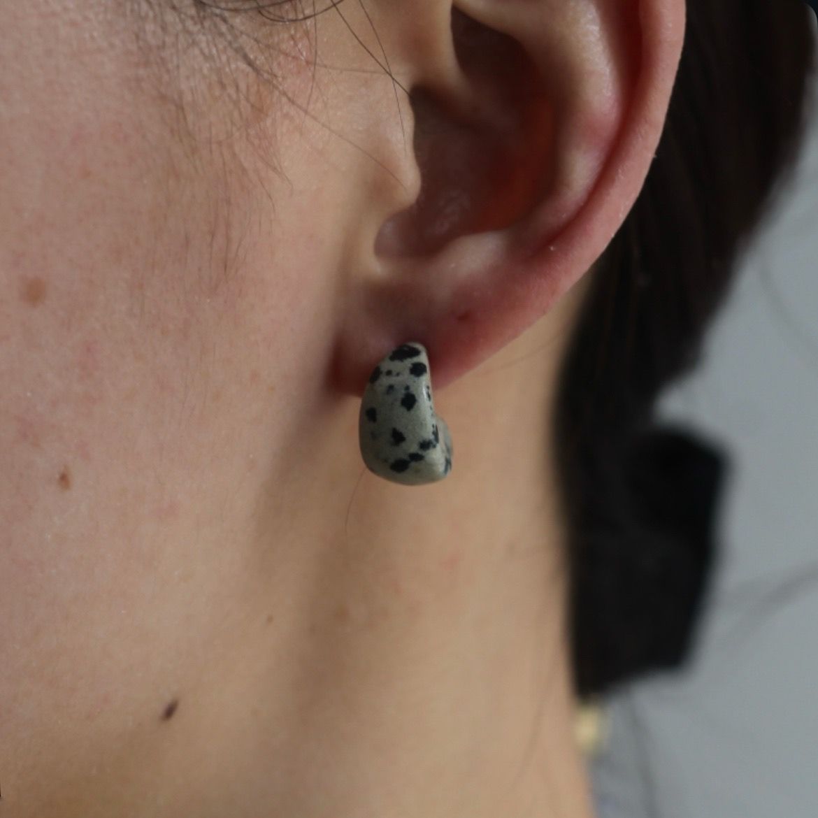 【お取り寄せ注文可能】How Raw Stone Moon Hoop Earrings(両耳用）