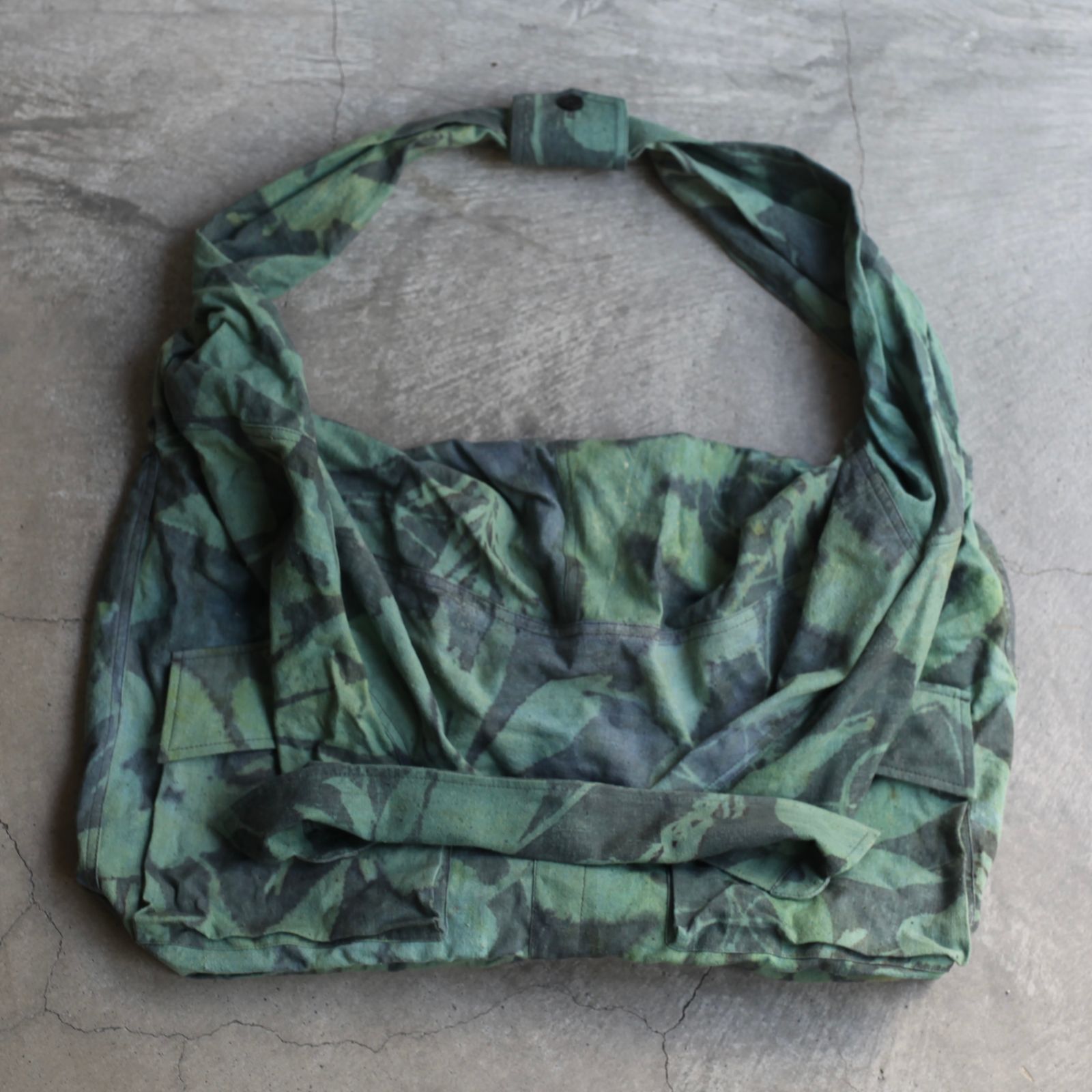 【残り一点】Deconstructed Plants Dye Crossbody Bag