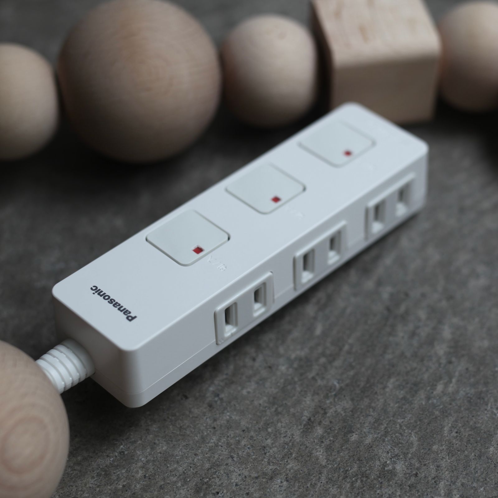 BLESS - 【残りわずか】Cable Jewelry Multiplug_1.4m(WOODEN ELEMENTS) | ACRMTSM  ONLINE STORE