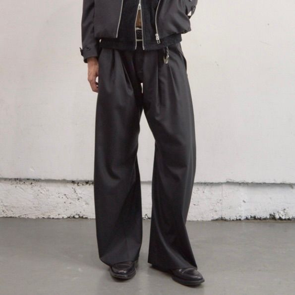 【残り一点】2Tucked Curved Leg Trousers