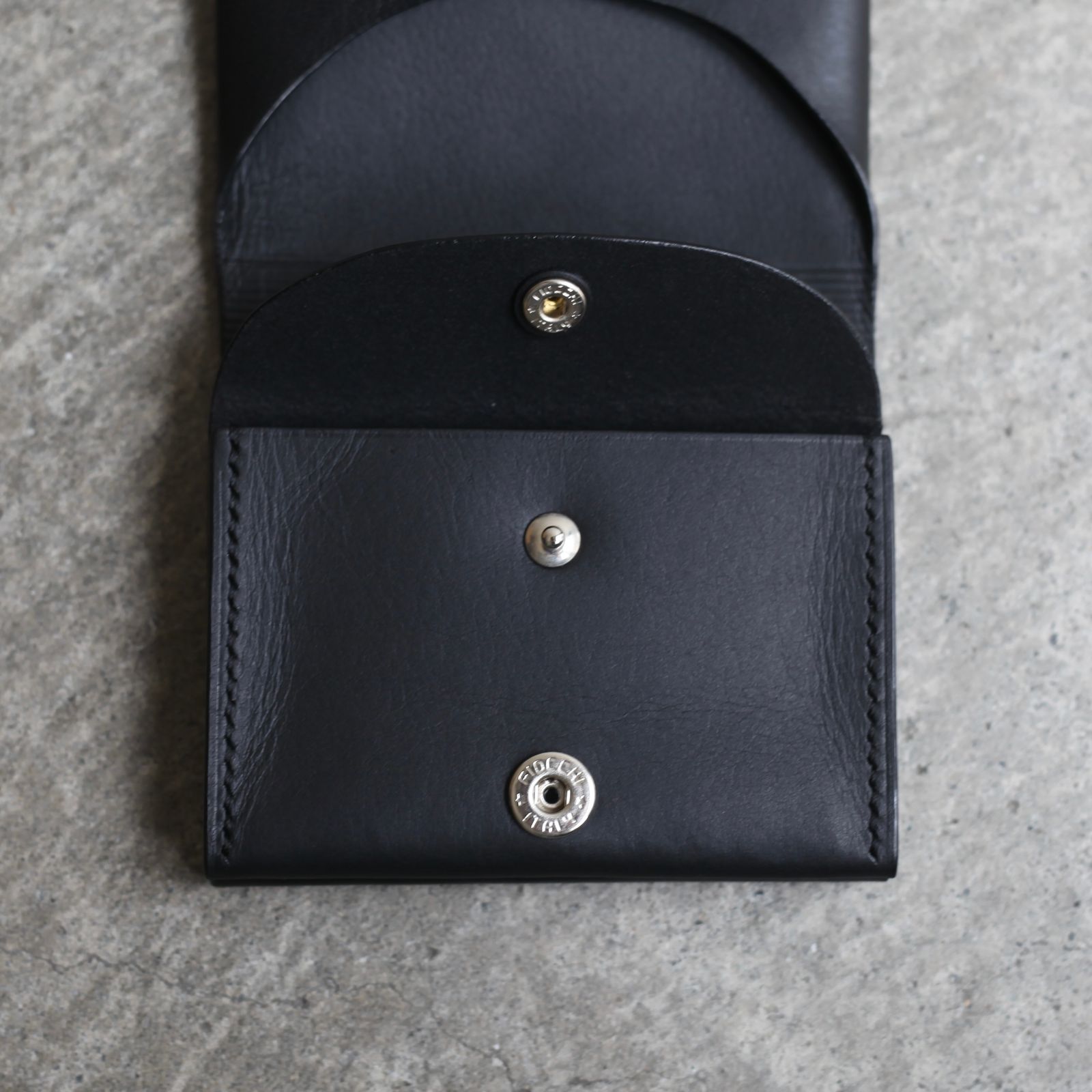 【再販売通知受付可能】Flap Trifold Wallet(THIN)