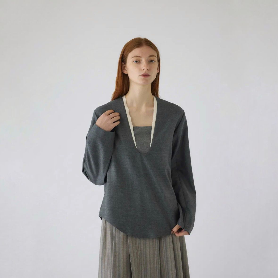【残り一点】Wool Saxony U Curve Tops