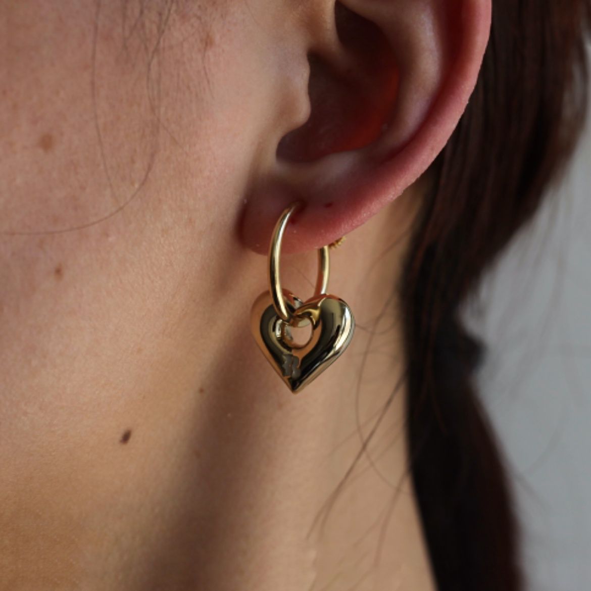 【残り一点】BB Logo Earrings(GOLD_両耳用)