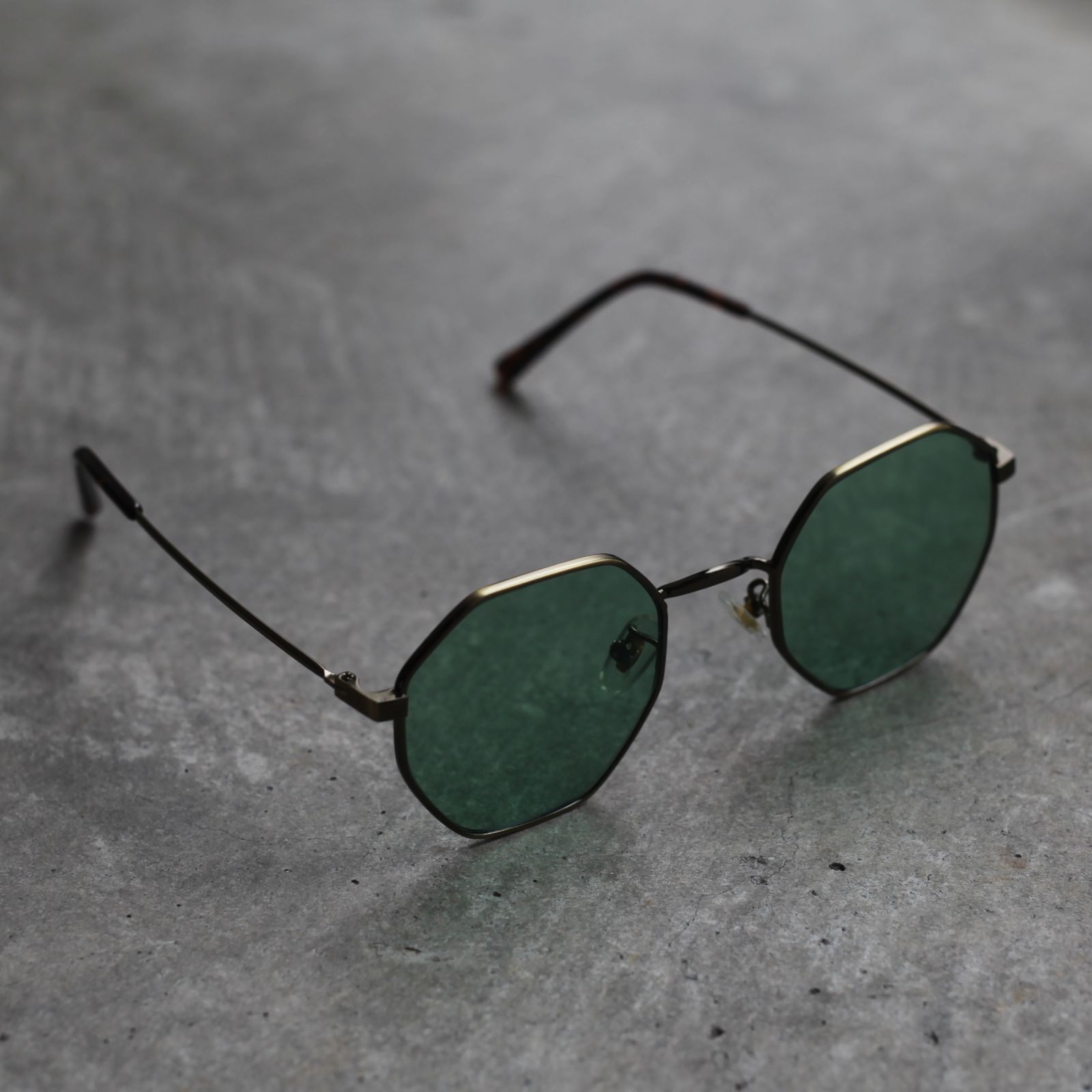 【残りわずか】LG Sunglass(GREEN)