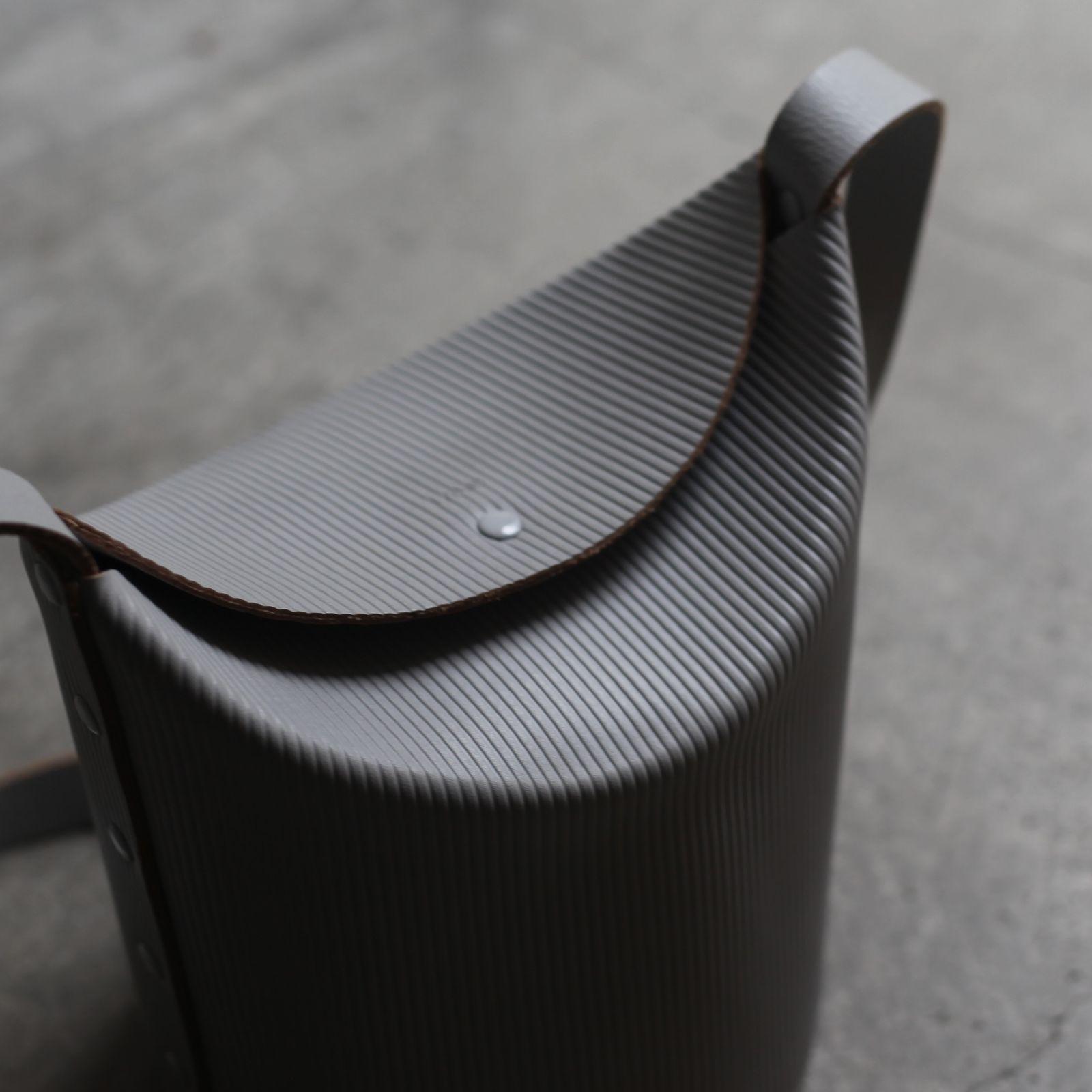 【残り一点】Cardboard Tube Shoulder Bag