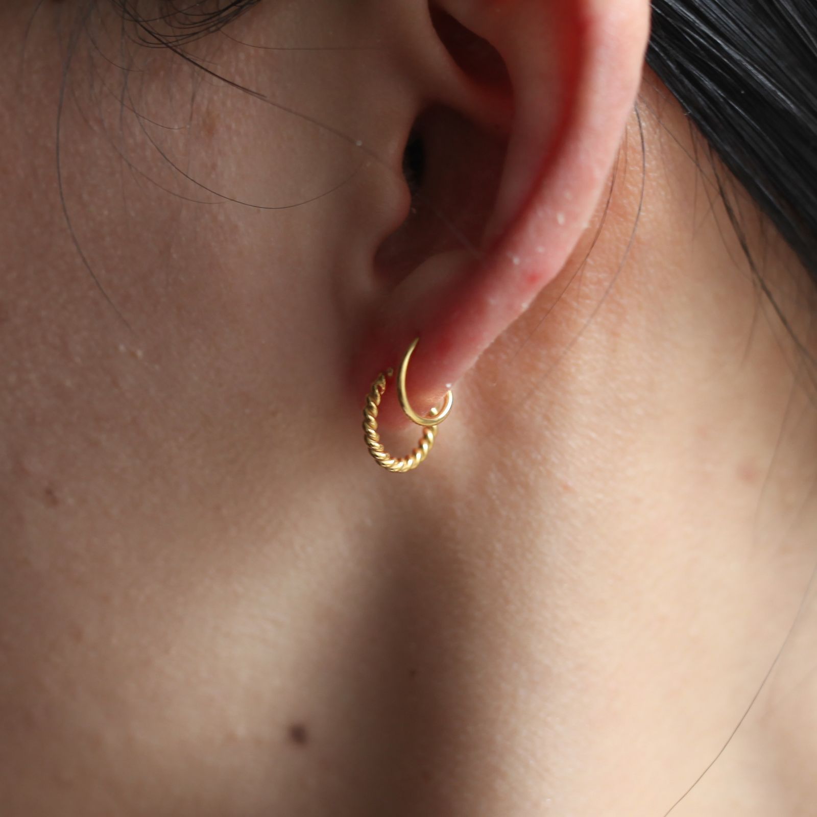 MARIA BLACK - 【残り一点】Sofia Twirl Earring 左耳用(GOLD) | ACRMTSM ONLINE STORE