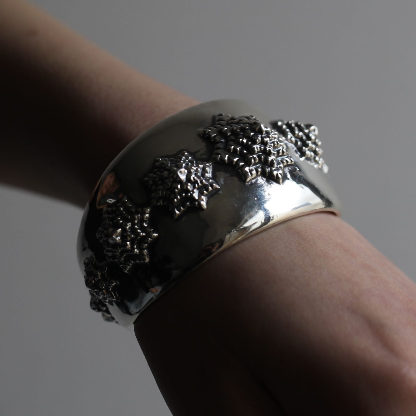 【お取り寄せ注文可能】Flower E Bangle(SILVER)