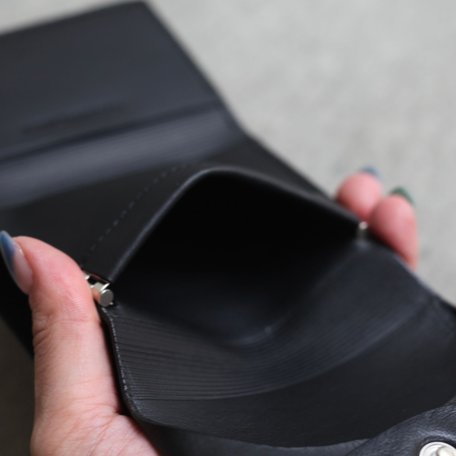 【再販売通知受付可能】Flap Trifold Wallet(THIN)