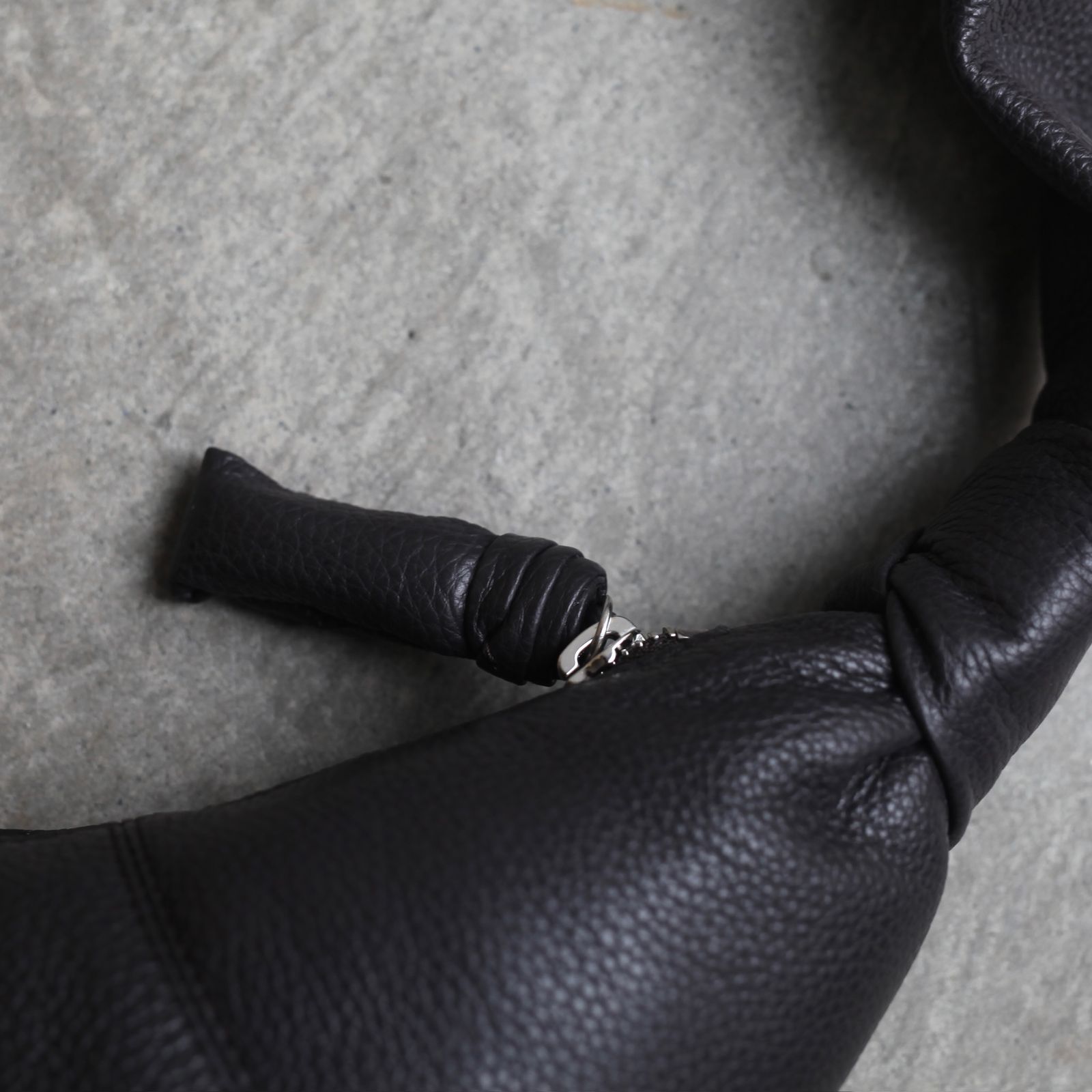 【残りわずか】Small Croissant Bag(COW LEATHER)