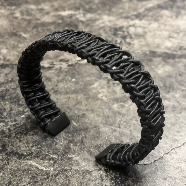 【お取り寄せ注文可能】Leather Braiding Wide Bangle
