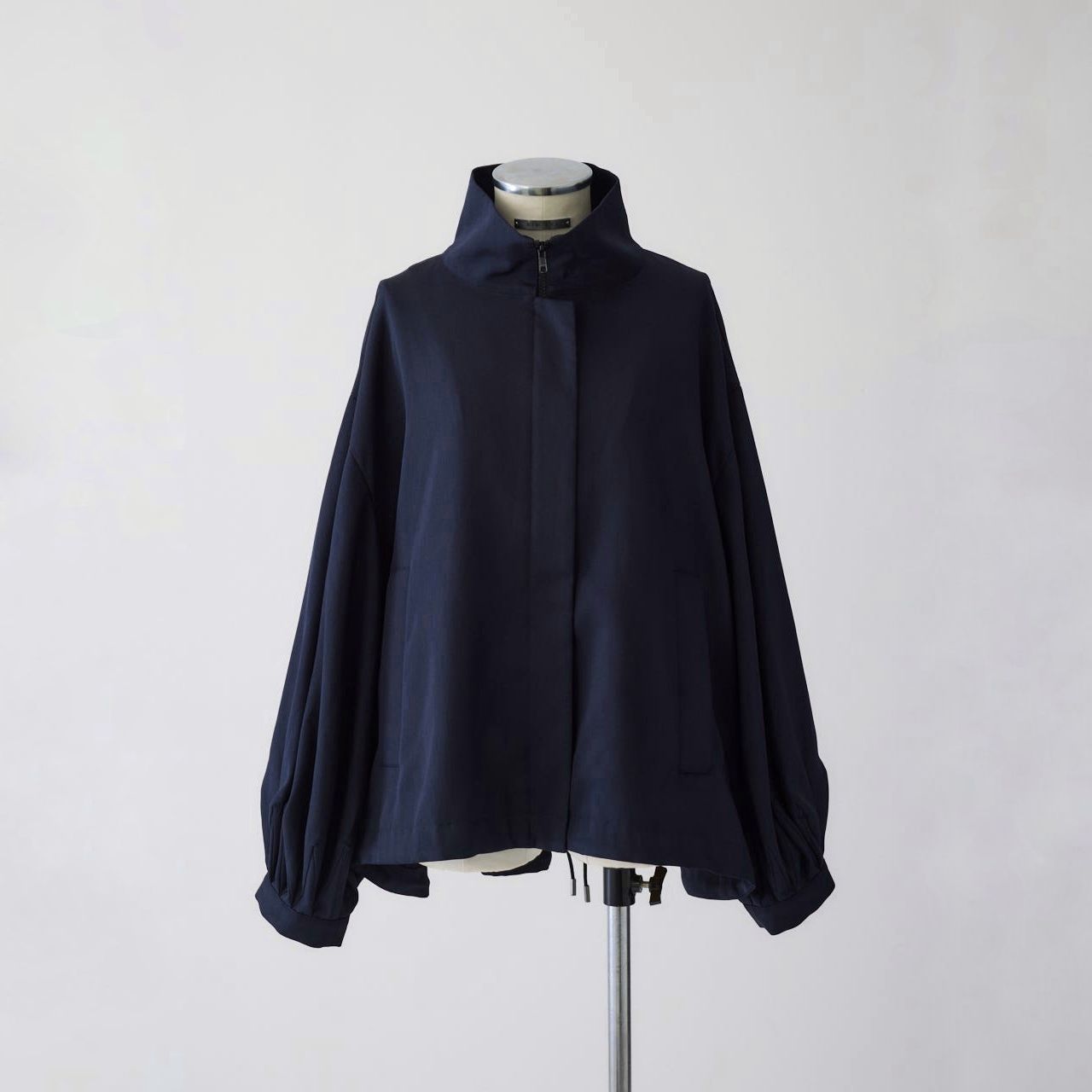 【残り一点】Stand Collar Tuck Sleeve BZ