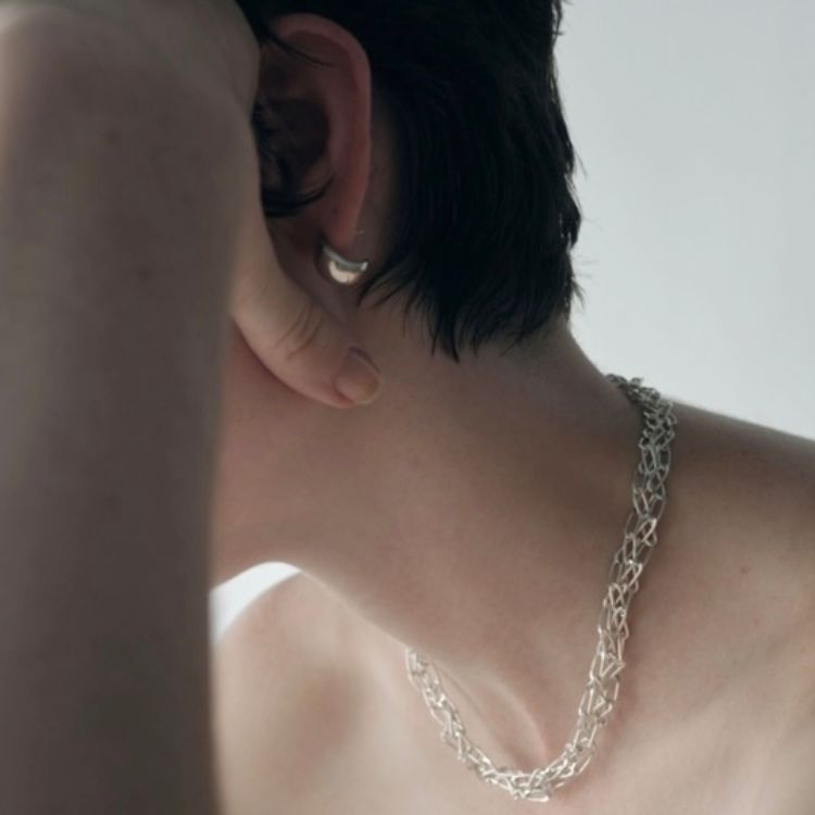 【お取り寄せ注文可能】Crescent Moon Earrings