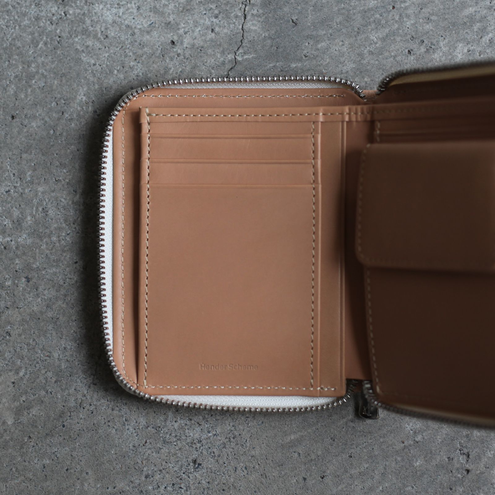 【再販売通知受付可能】Square Zip Purse(NATURAL)