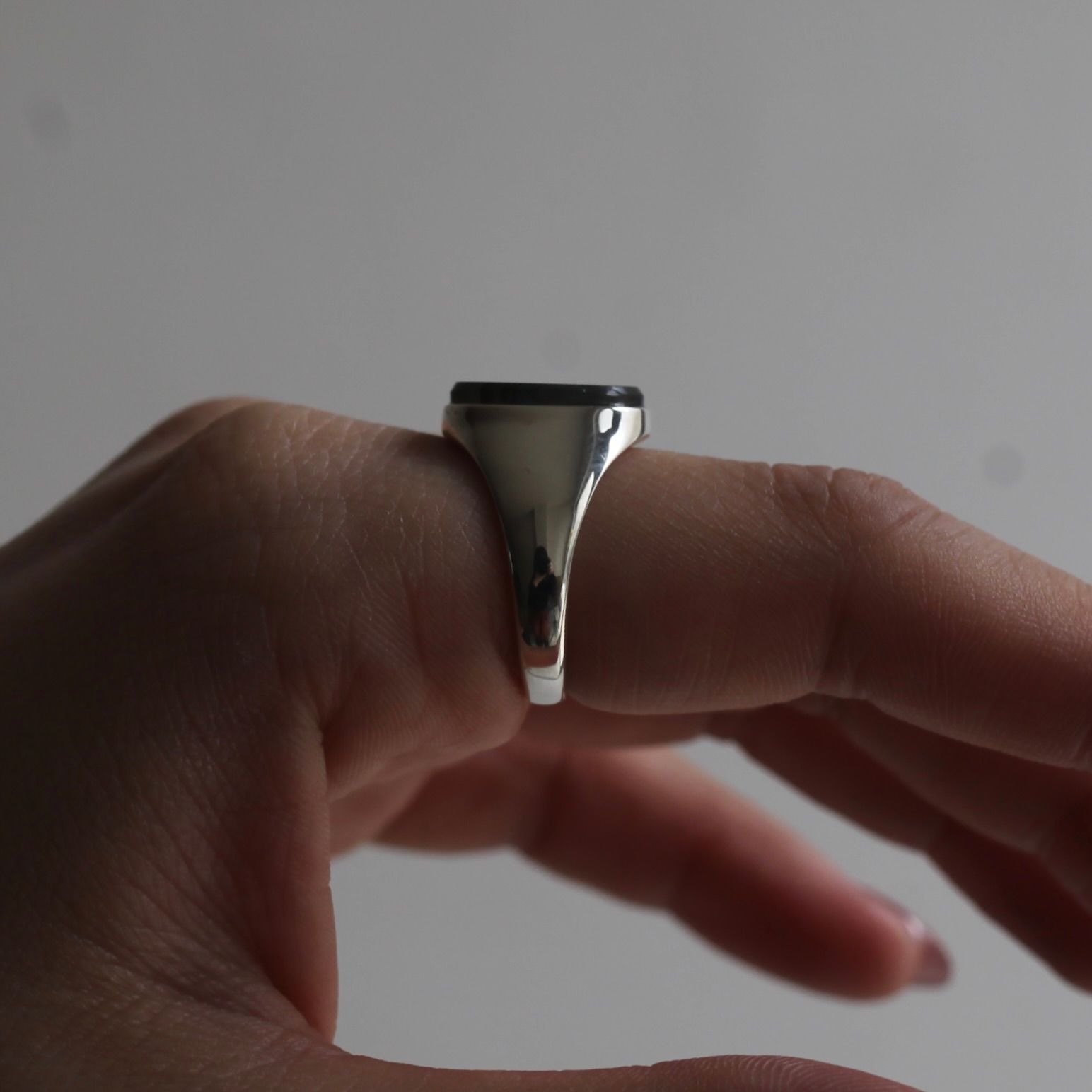 【残り一点】Signet Oval Ring L(LABRADORITE)