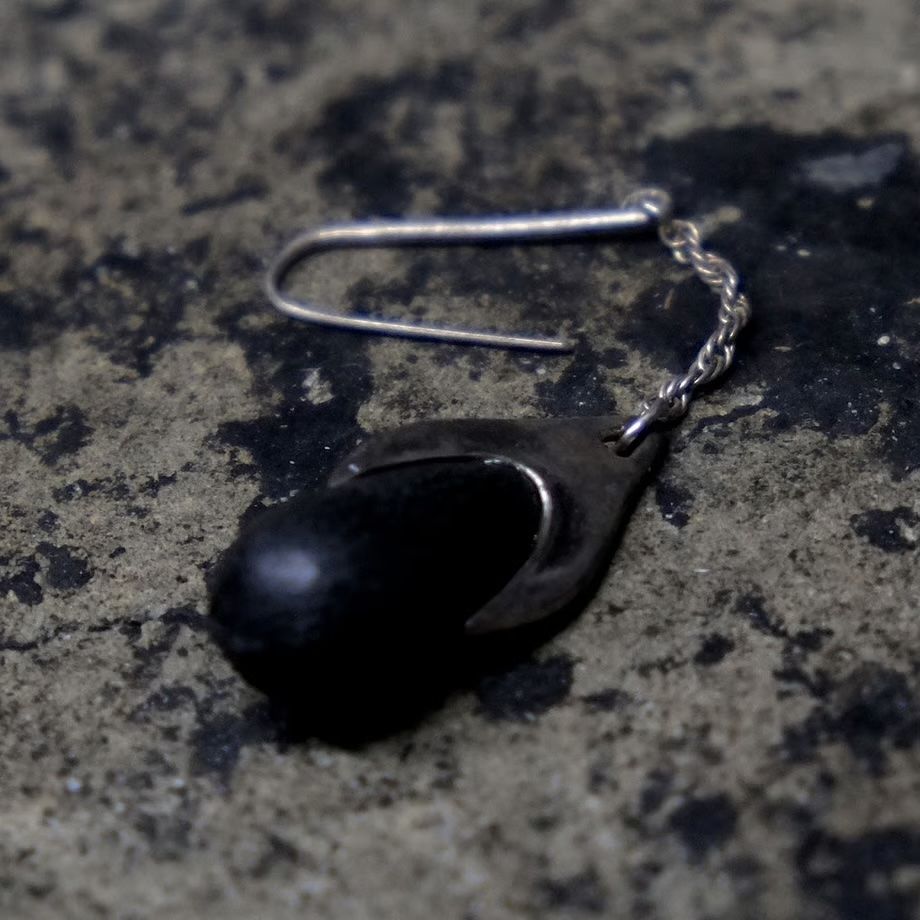 【お取り寄せ注文可能】Tear Drop Earring