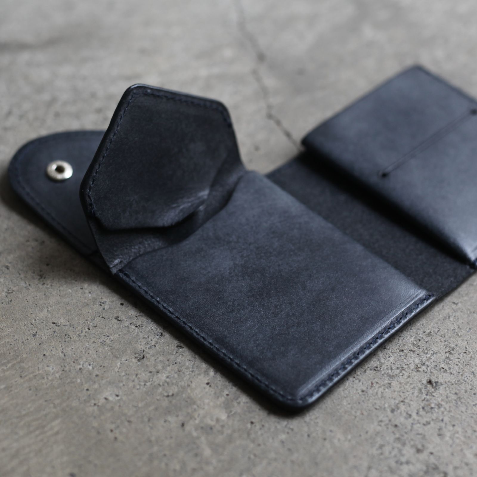 【再販売通知受付可能】Wallet(NAVY)