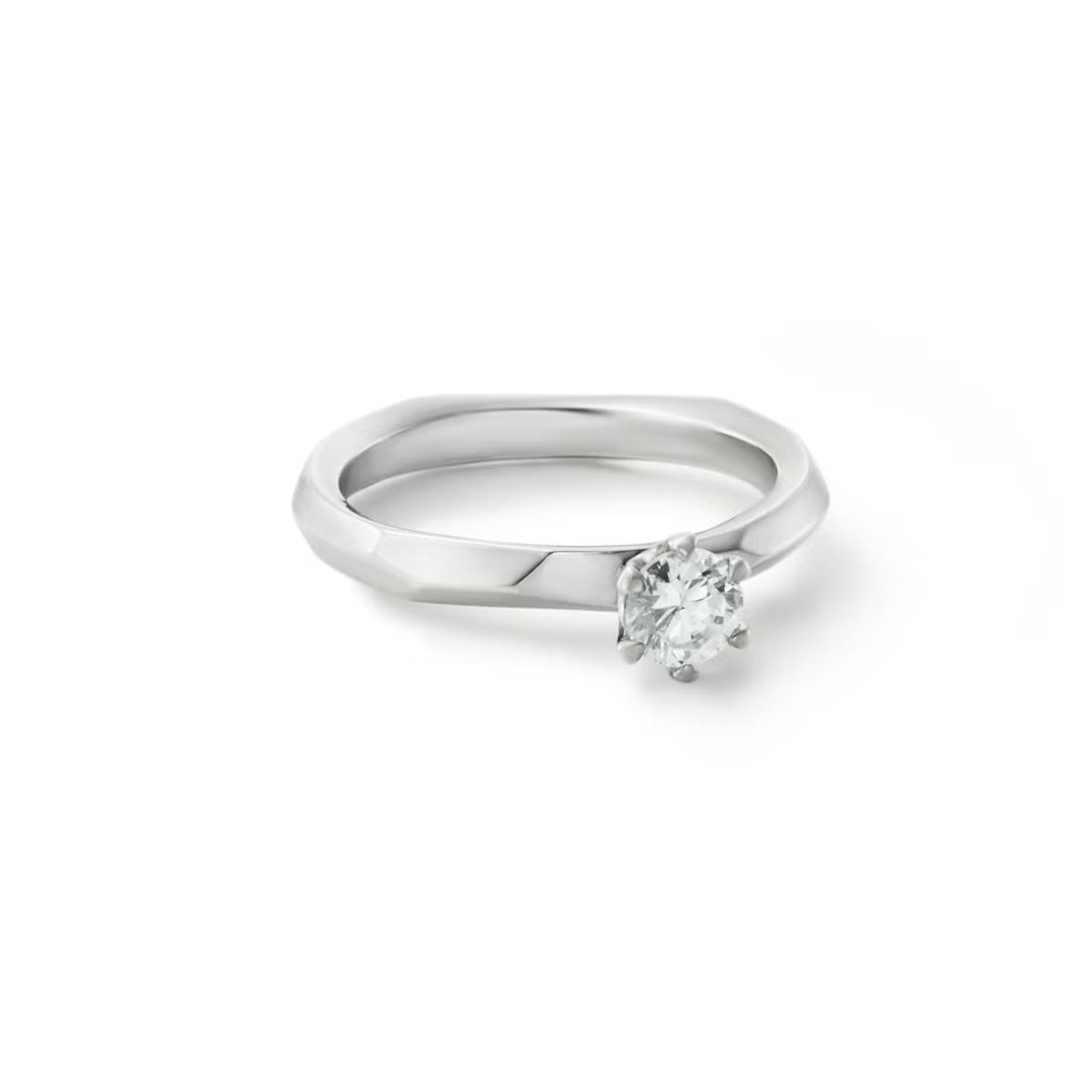 【お取り寄せ注文可能】Quon Round Ring(PLATINUM950)