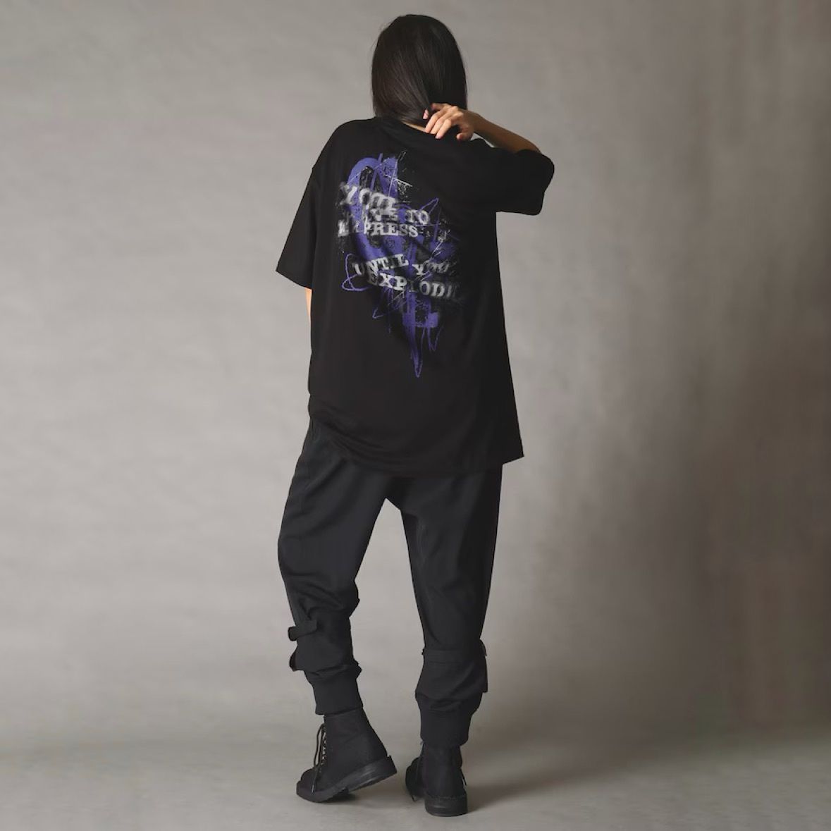 【残り一点】メッセージグラフィックカットソー