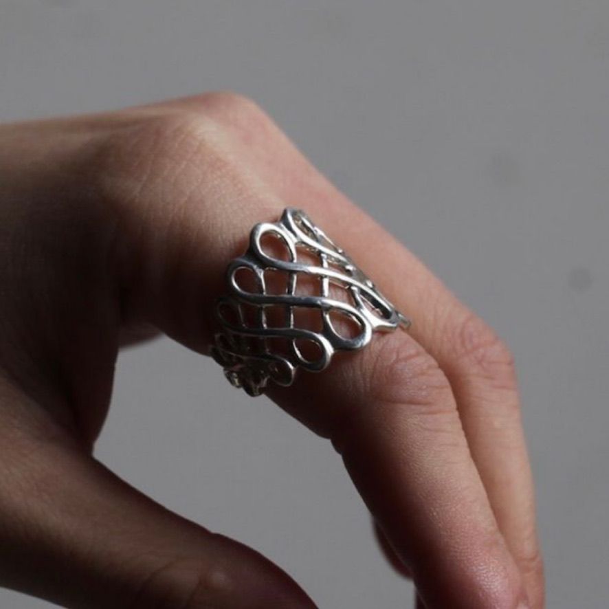 【残り一点】Calligraphy Ring(WHITE)