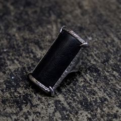 【お取り寄せ注文可能】Leather Picture Ring