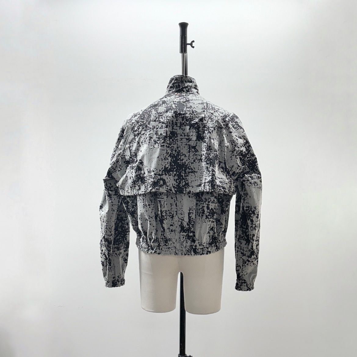 【残り一点】Athlete Jacket with Reebok in winter scenery