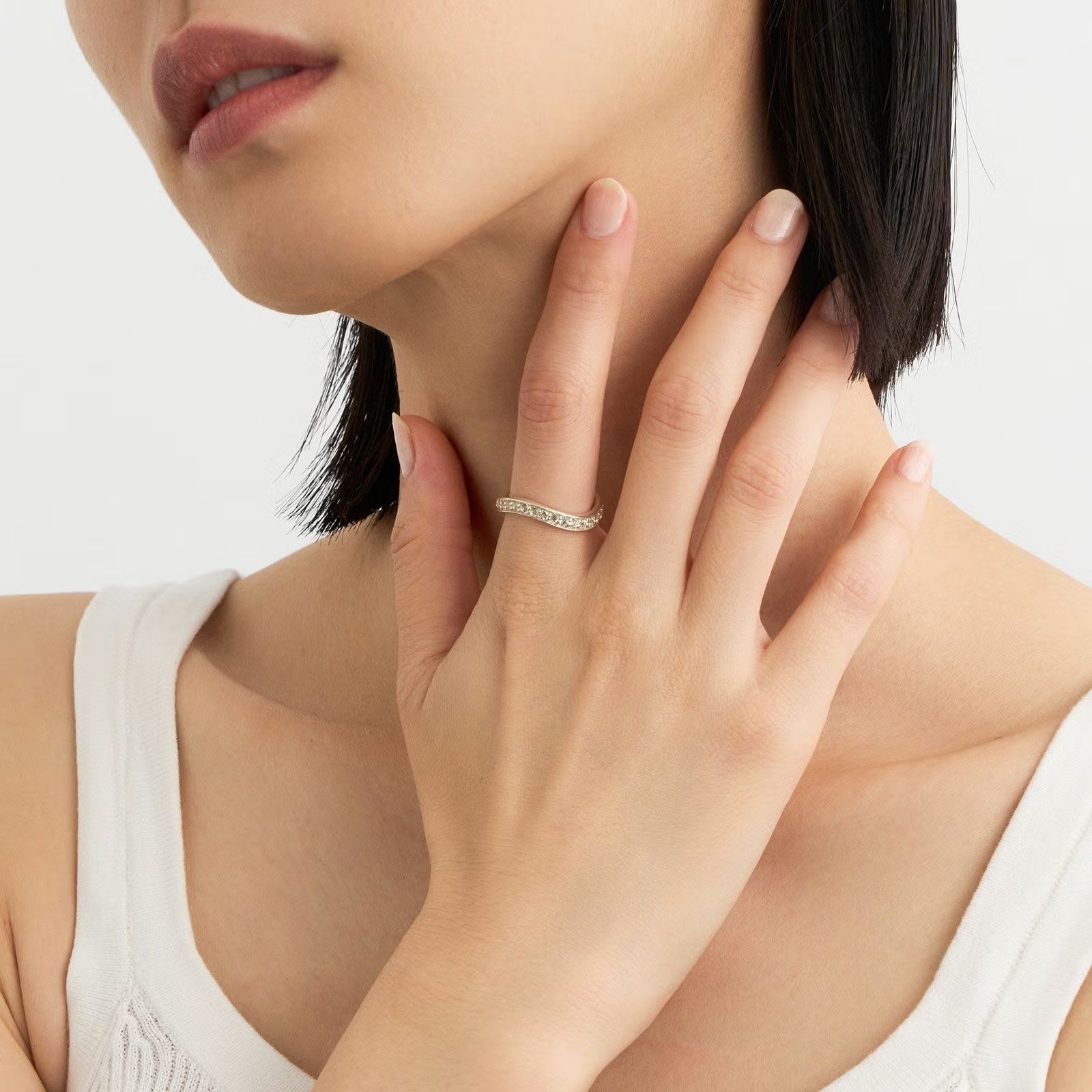 【お取り寄せ注文可能】Curved Eternity Ring