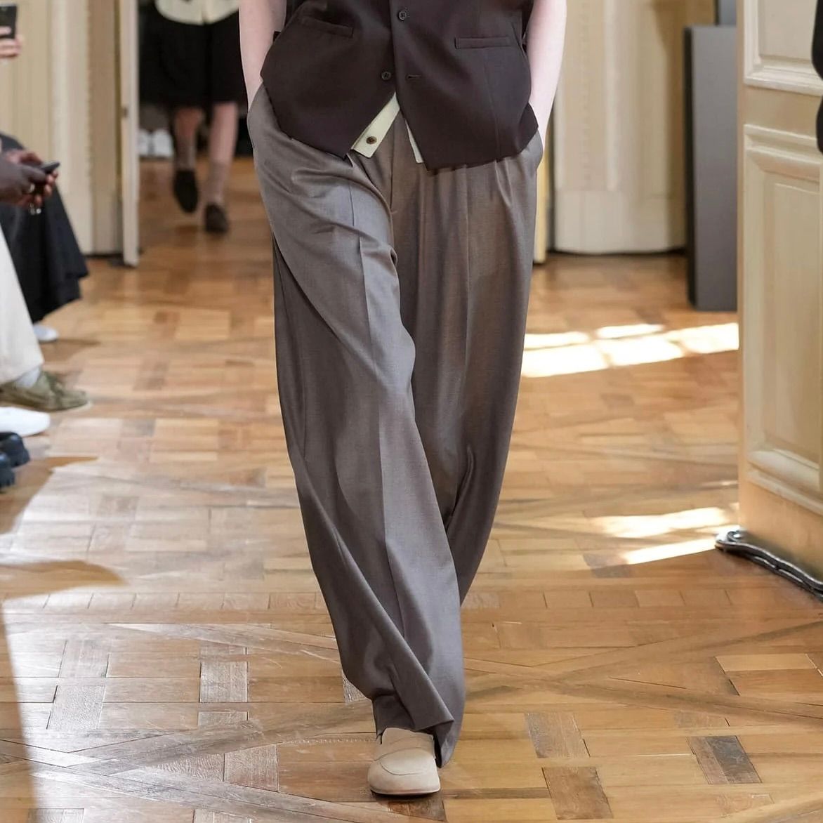 【再販売通知受付可能】Extra Fine Wool Long Wide Trousers