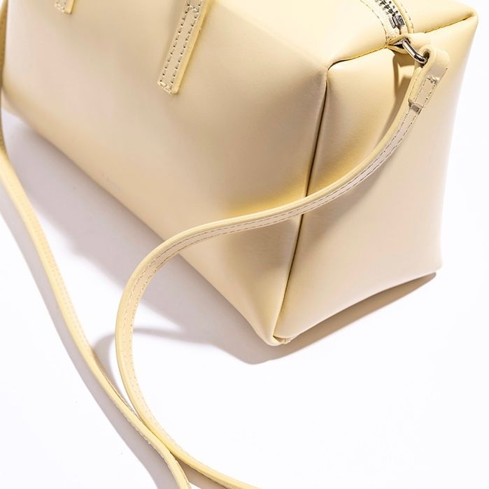 【残り一点】Cross Body Bag