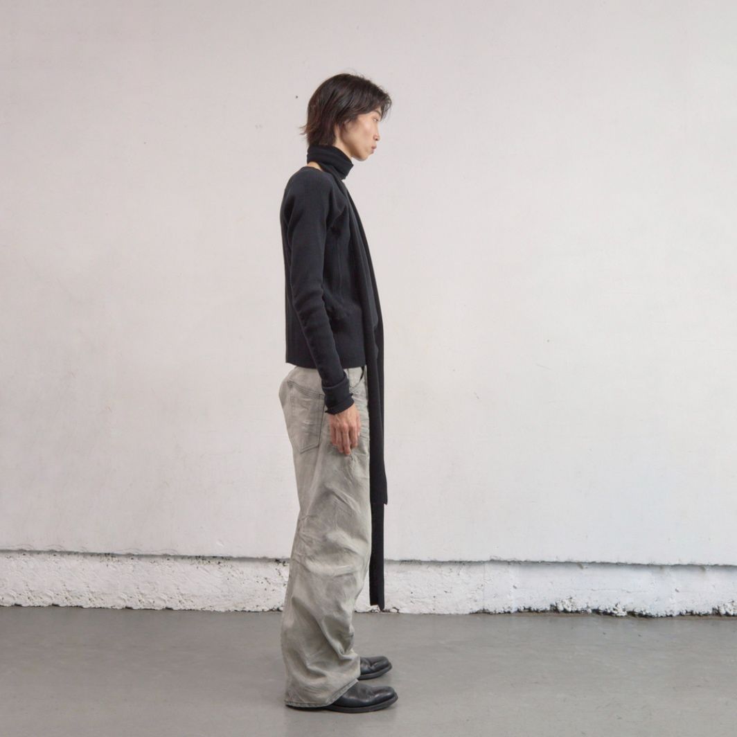 【残りわずか】Panelled Ribbed Long Sleeve T-shirt