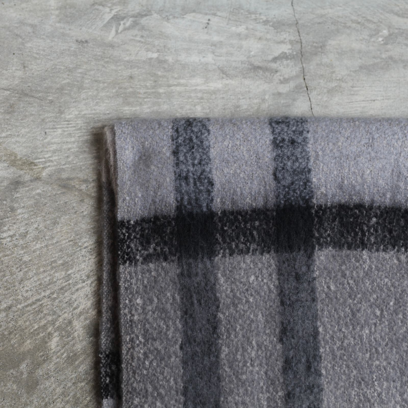 【残り一点】Barbour Isla Tartan Boucle Scarf