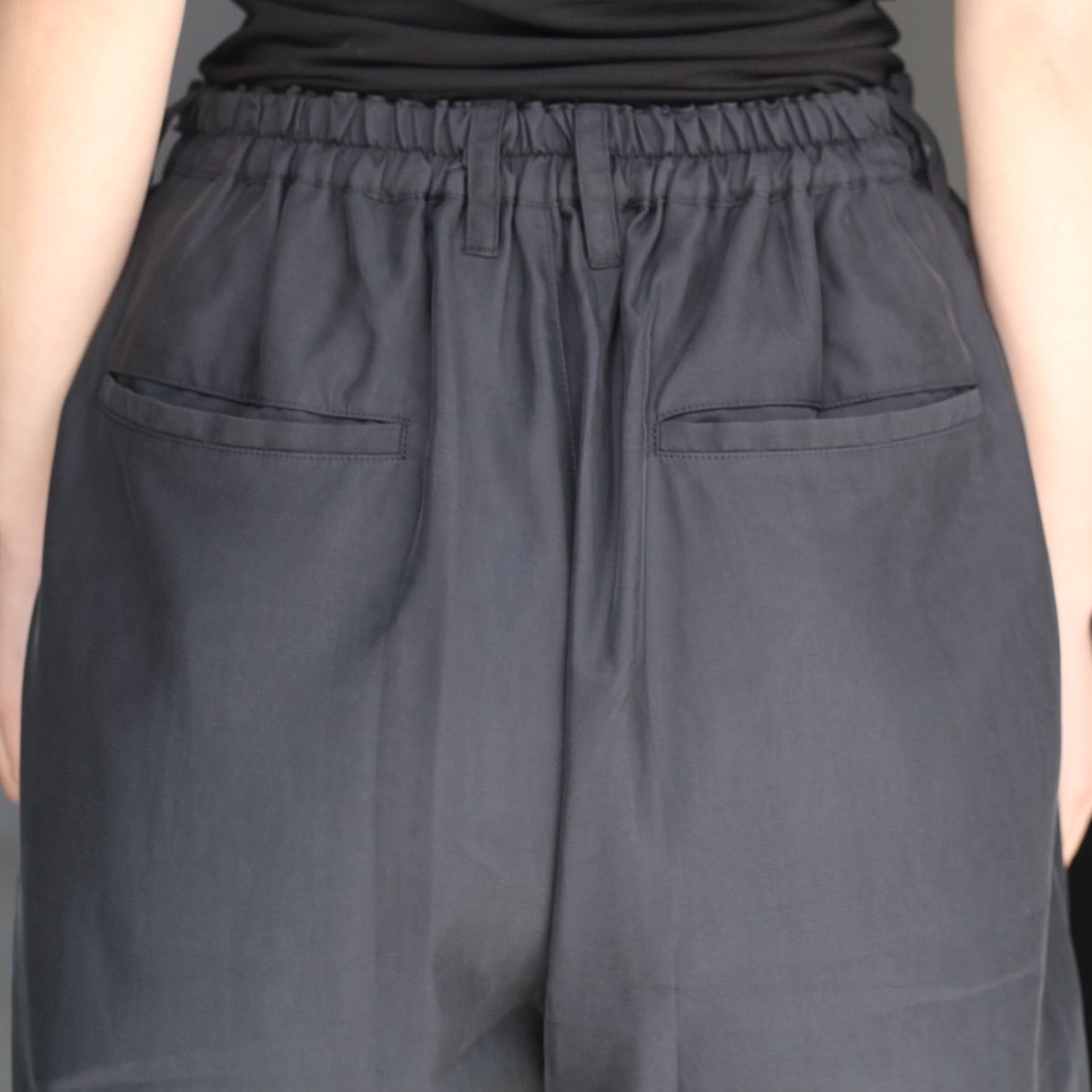 【残りわずか】Cupro Twill Wide Easy Trousers