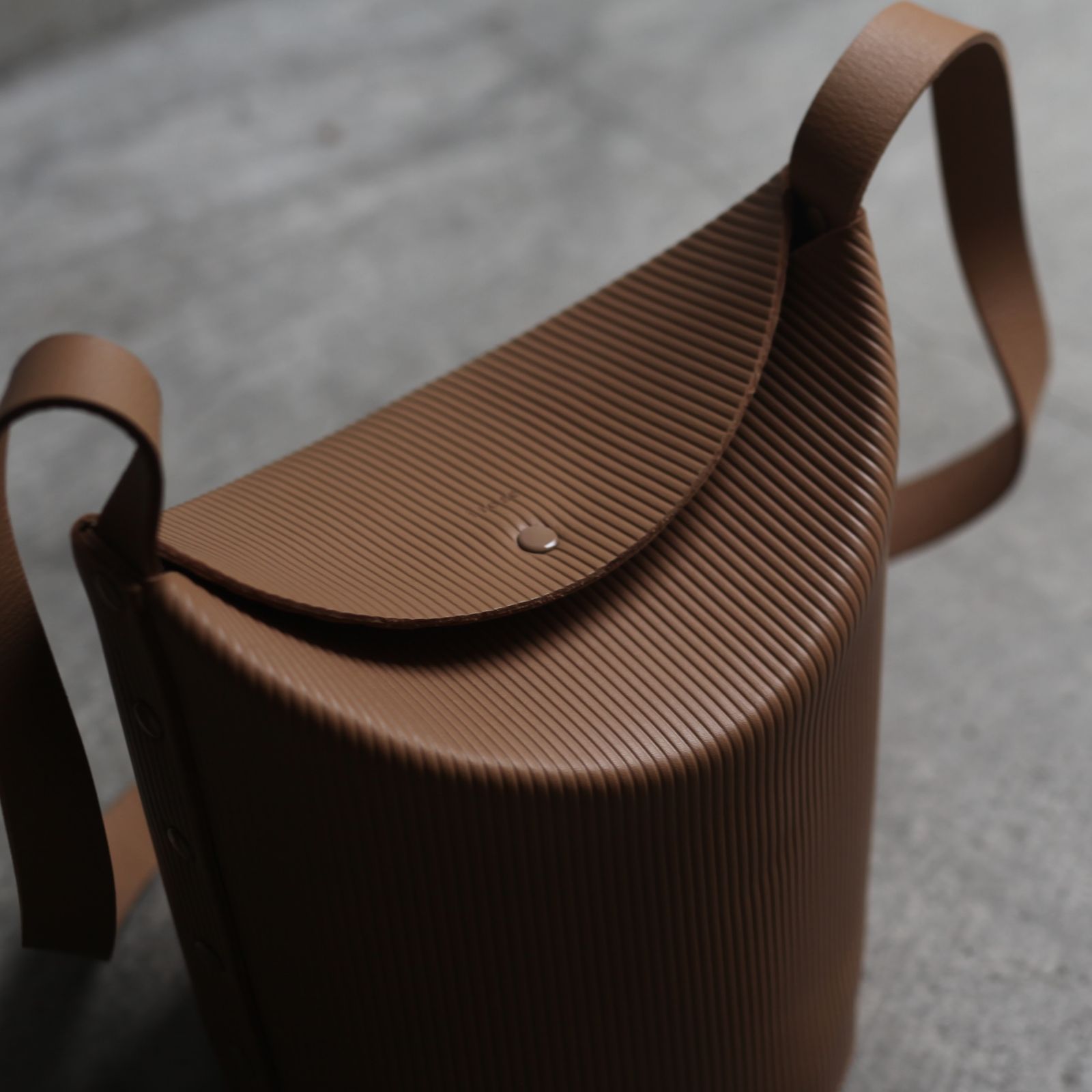 irose - 【残り一点】Cardboard Tube Shoulder Bag | ACRMTSM ONLINE STORE